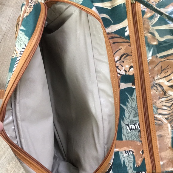 Herz 90’s vintage Safari travel crossbody purse bag - Picture 8 of 16